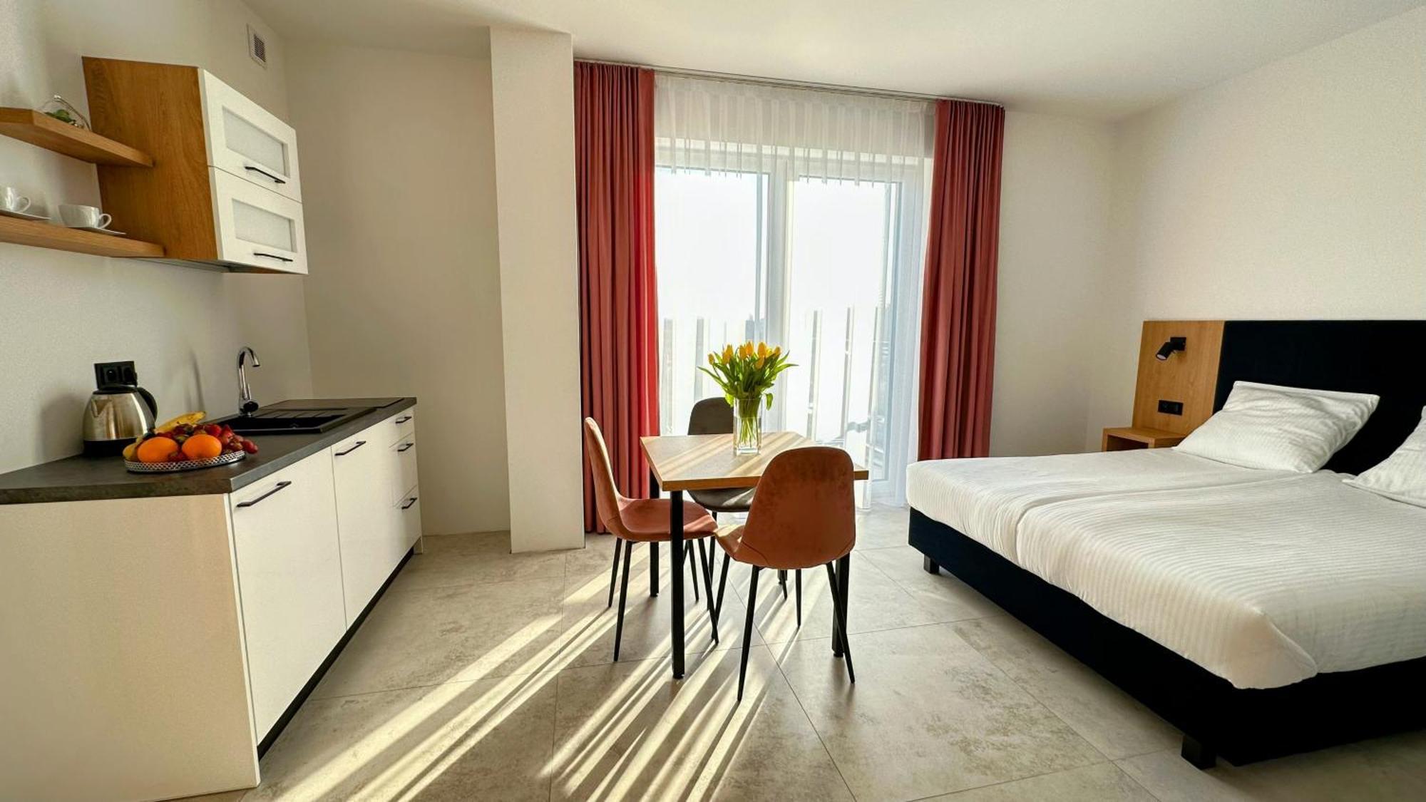 Bursztynowa Rosa & Wypozyczalnia Rowerow Elektrycznych Hotell Łeba Exteriör bild